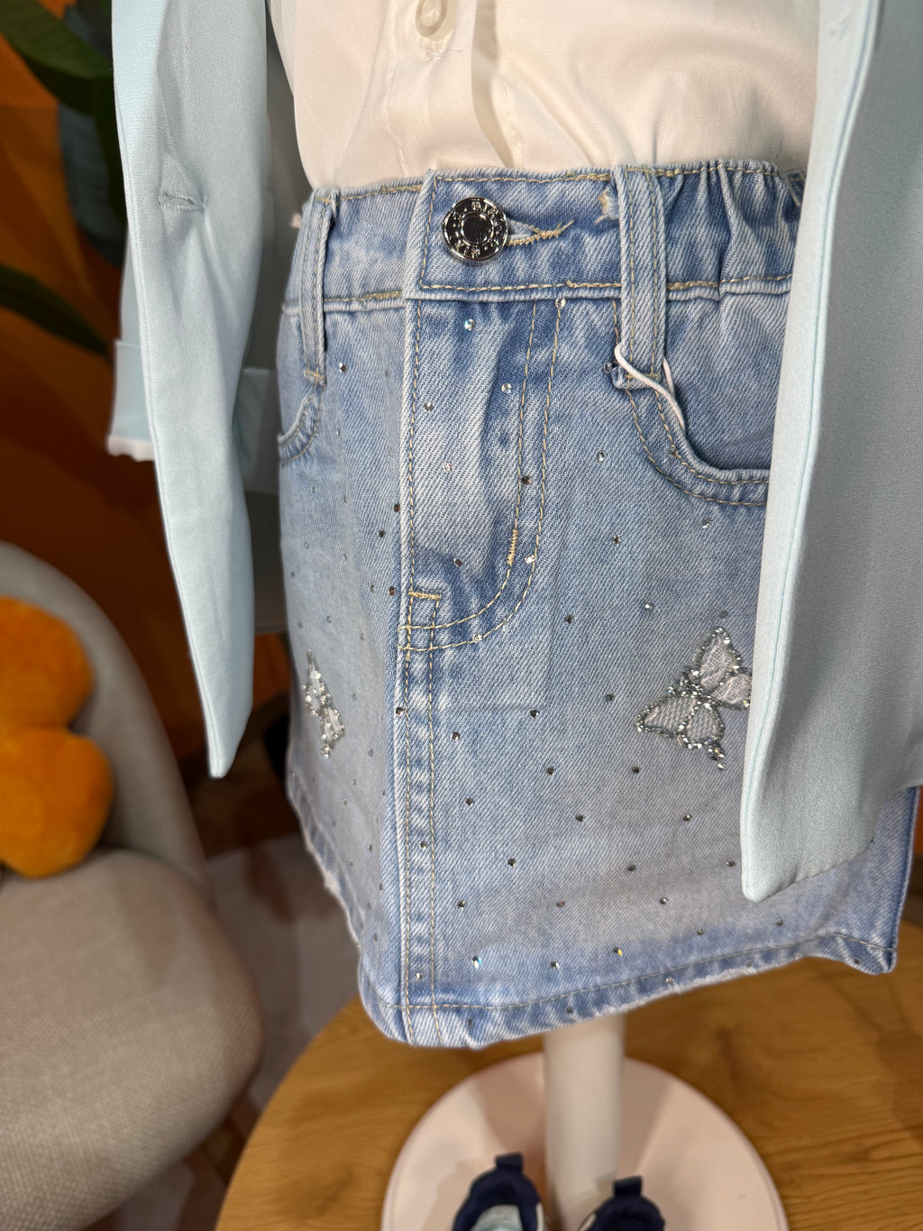 MINIGONNA DENIM "BUTTERFLY SPARKLE" – DETTAGLI PREZIOSI E STILE🦋