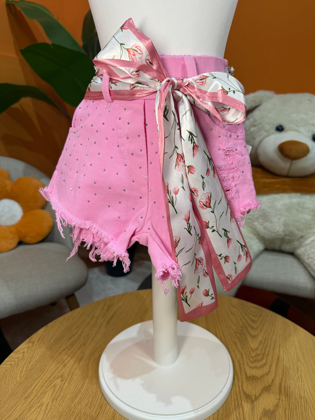 SHORTS DENIM ROSA FORTE CON STRASS E FOULARD