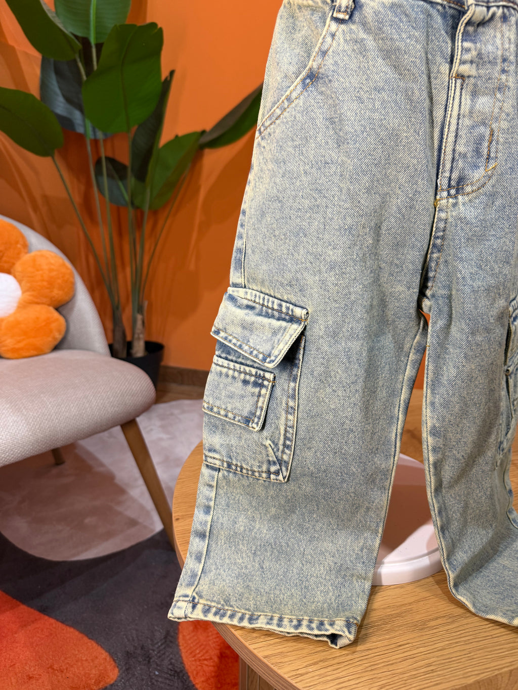 PANTALONE CARGO CHUNKY – DENIM ACIDO CON MAXI TASCONI