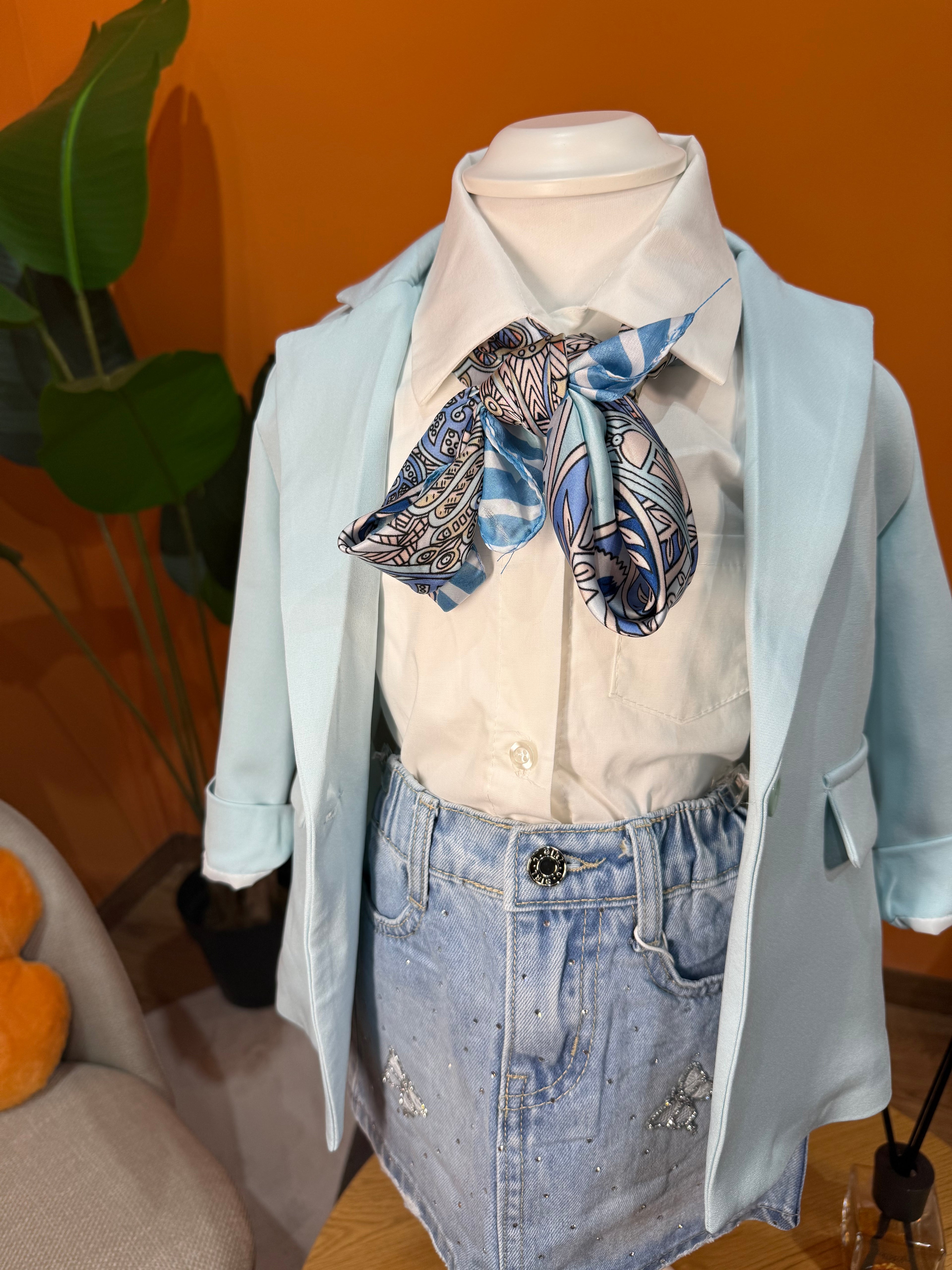 MINIGONNA DENIM "BUTTERFLY SPARKLE" – DETTAGLI PREZIOSI E STILE🦋