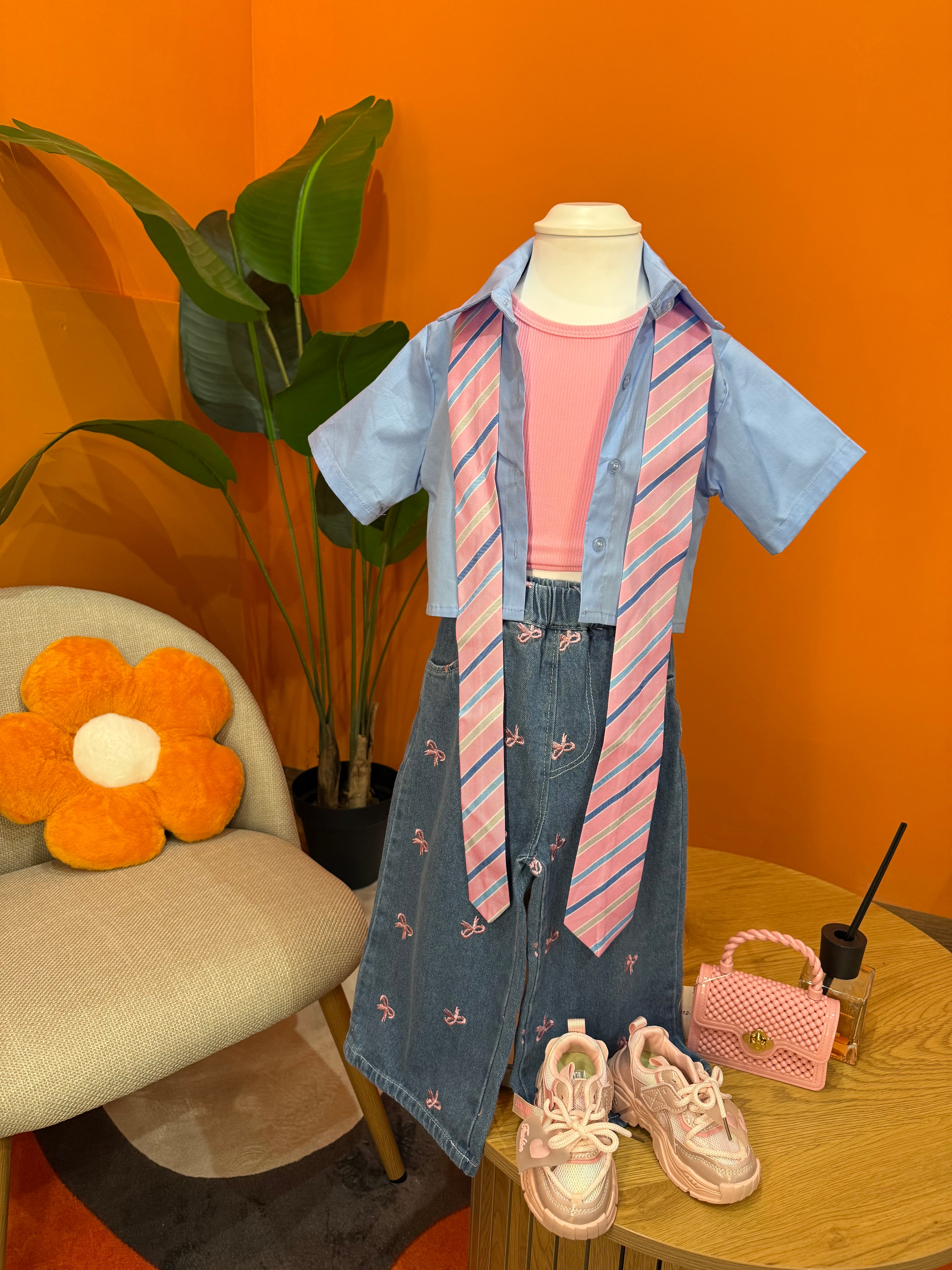 JEANS COQUETTE BOWS – DENIM CON FIOCCHI RICAMATI