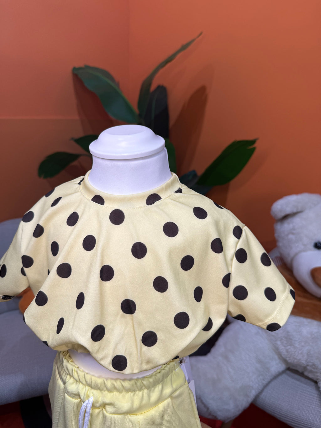 T-SHIRT CROP A POIS - GIALLO