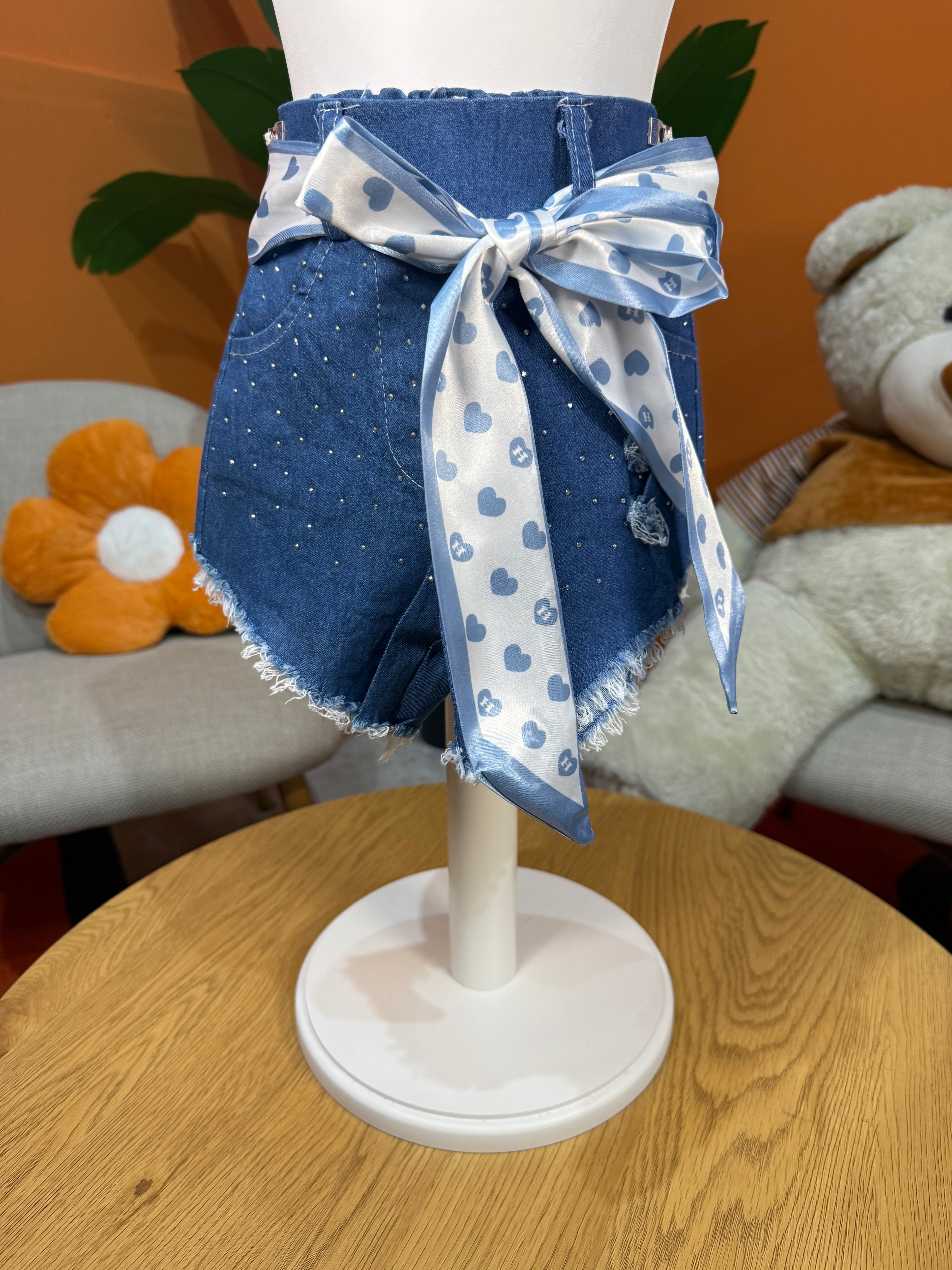 SHORTS DENIM SCURO CON STRASS E FOULARD