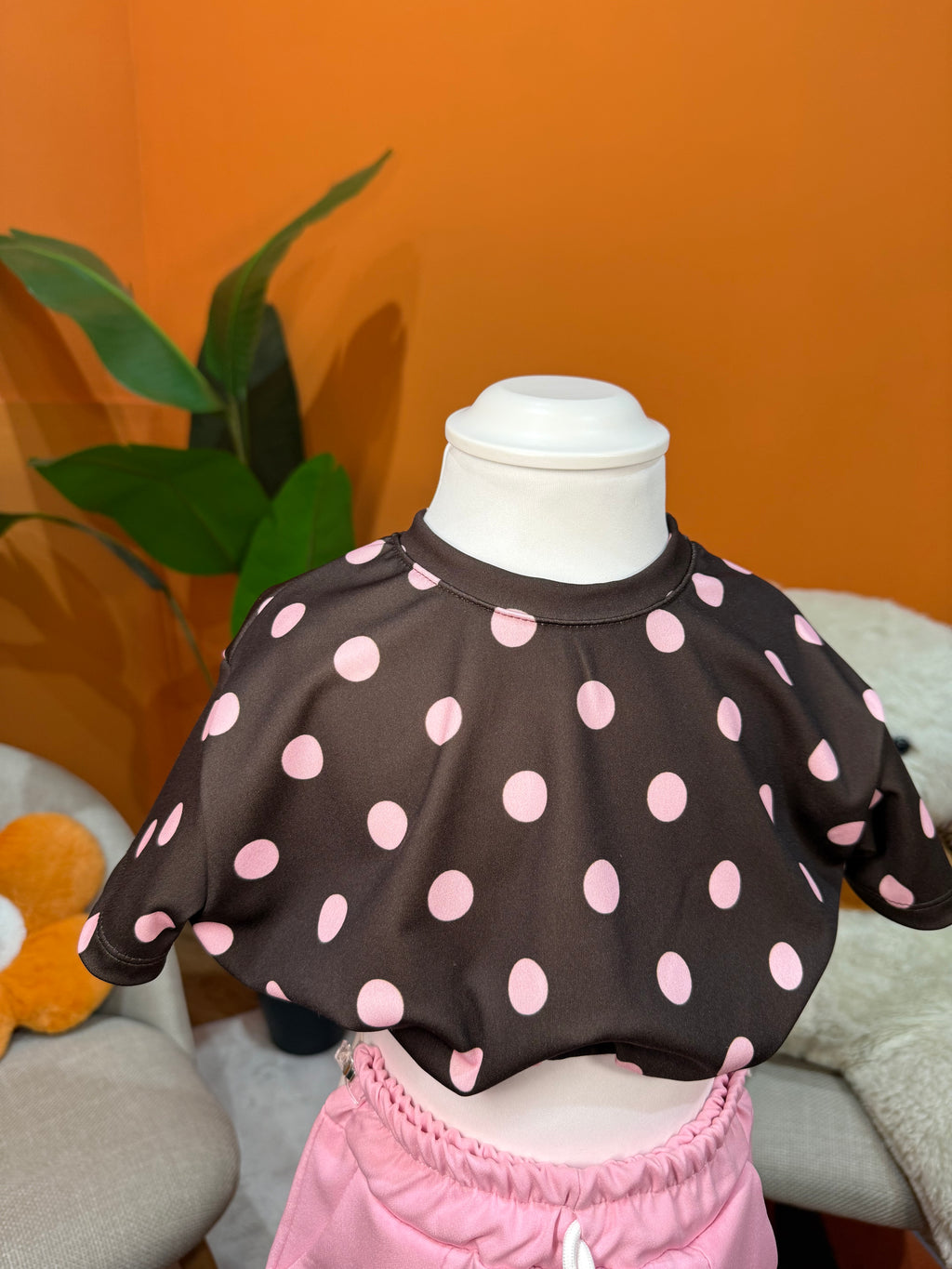 T-SHIRT CROP A POIS - MARRONE