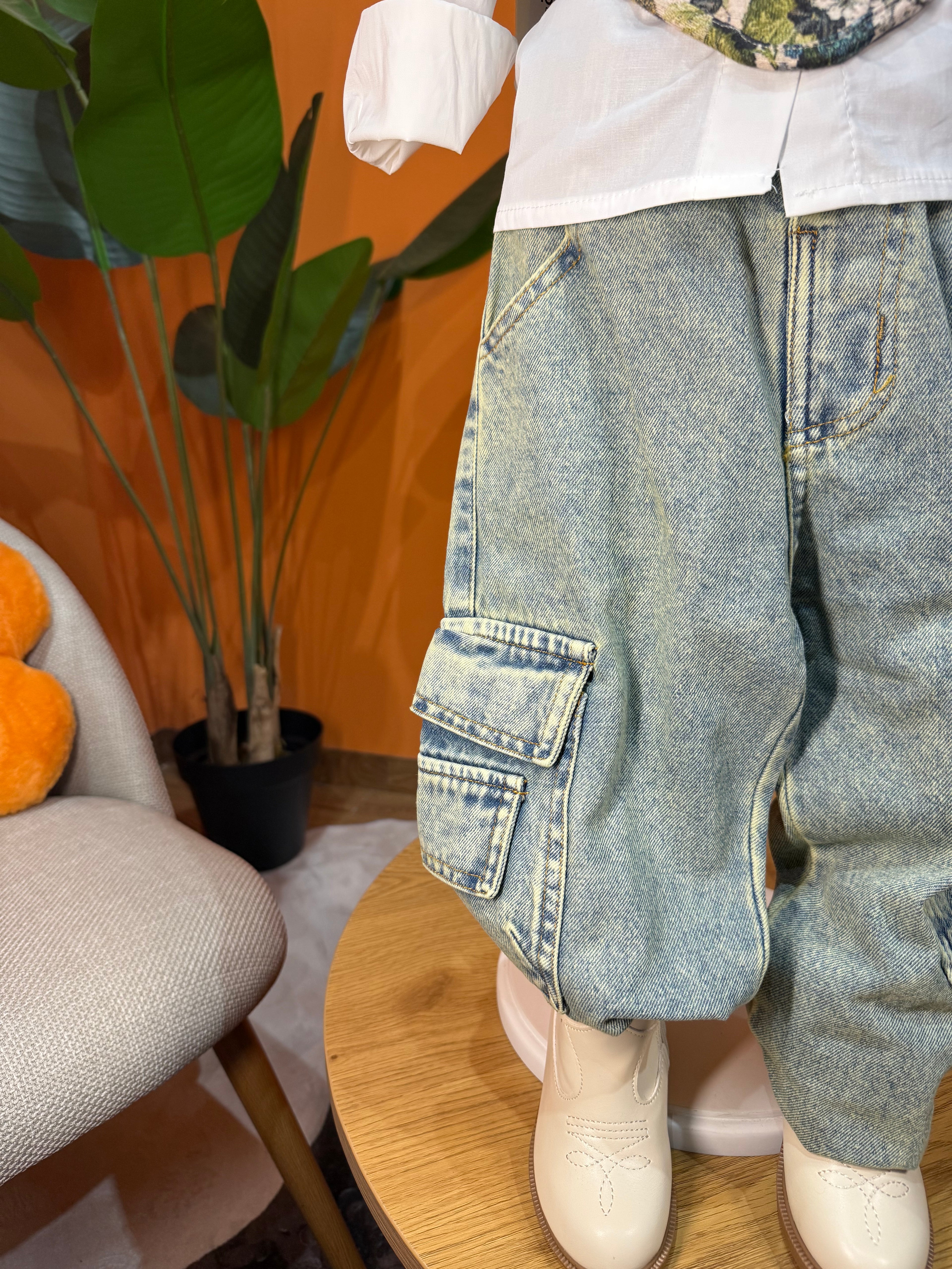 PANTALONE CARGO CHUNKY – DENIM ACIDO CON MAXI TASCONI