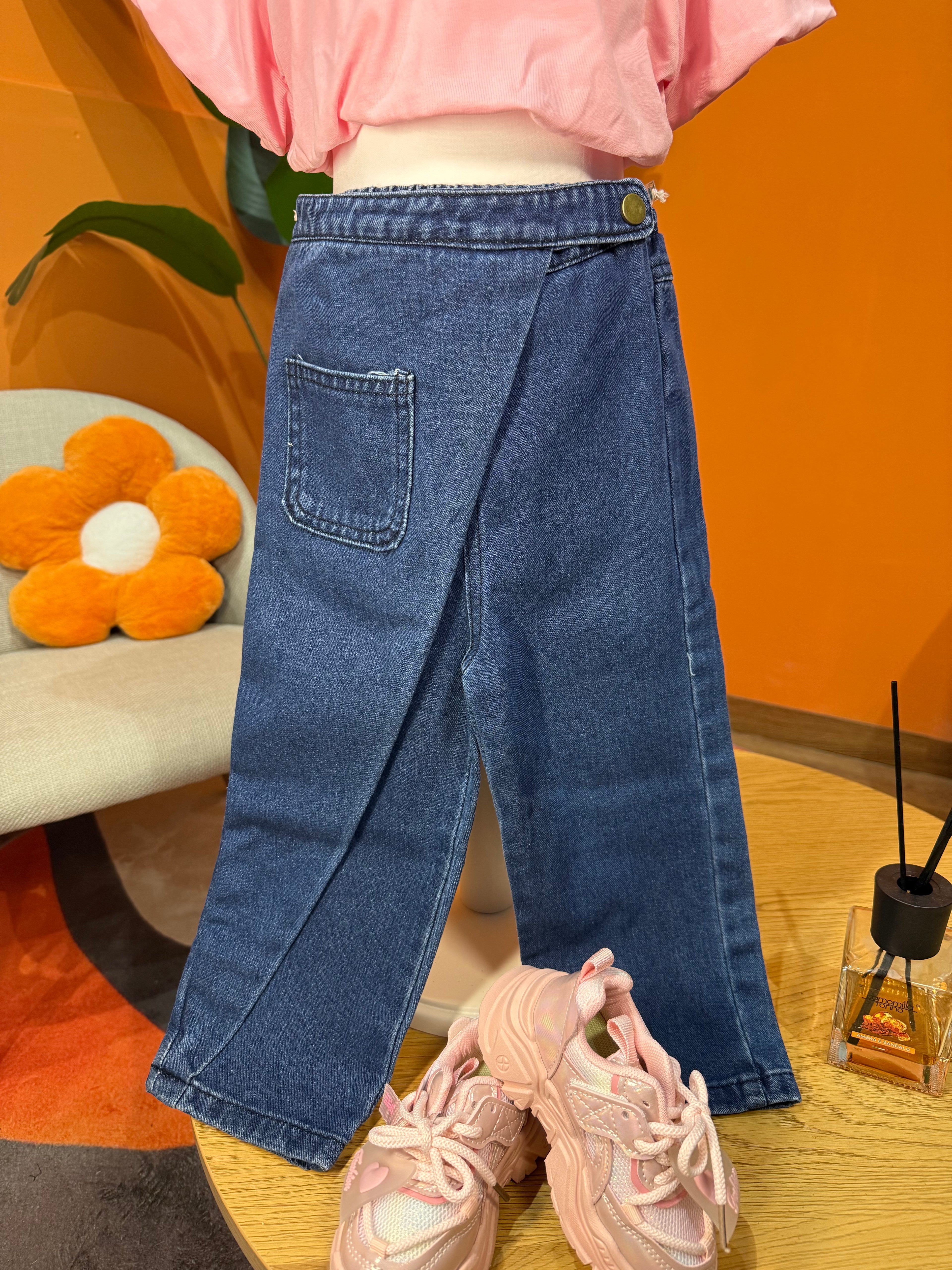 JEANS WIDE LEG CON CHIUSURA INCROCIATA E TASCHINO