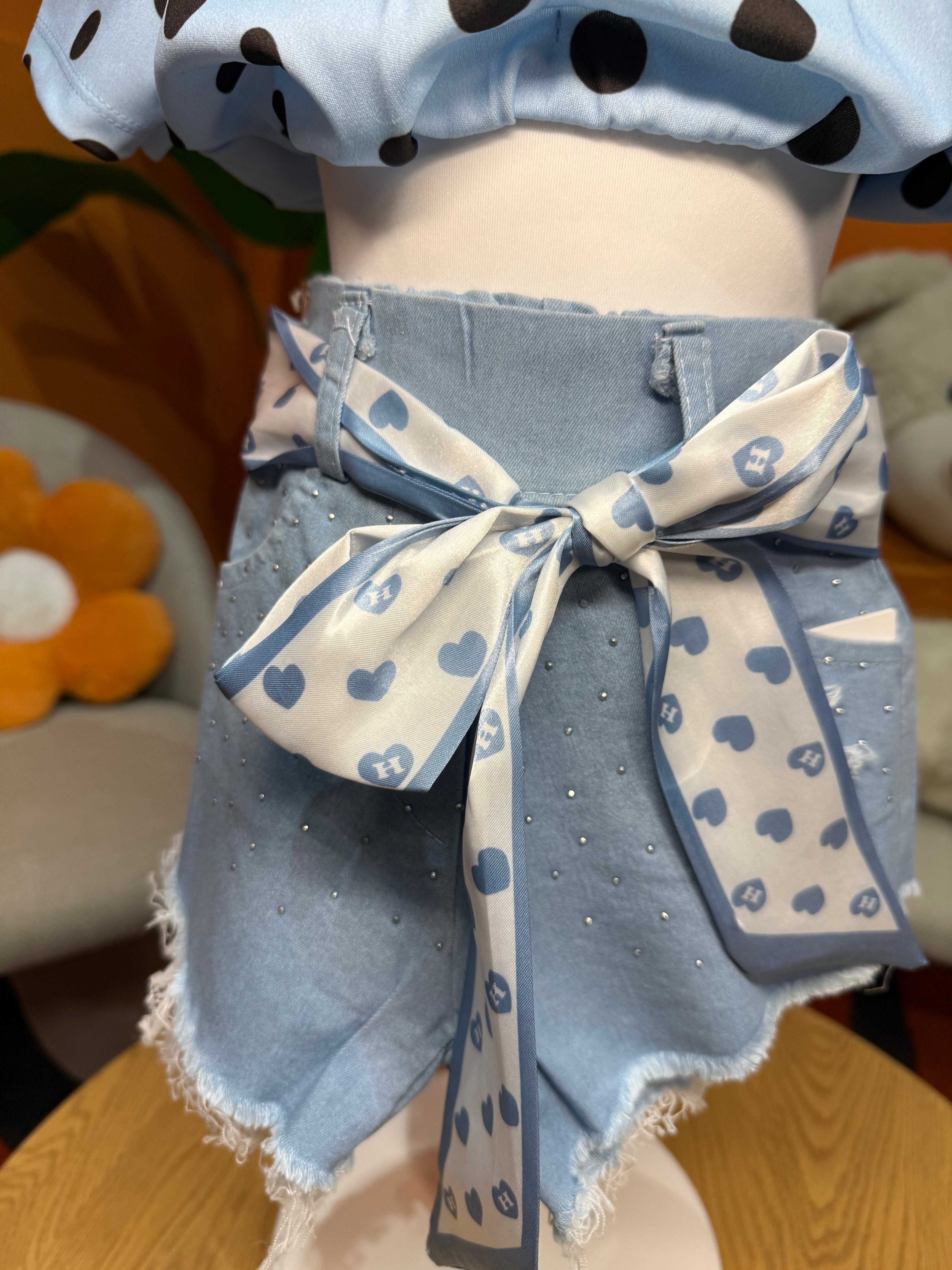 SHORTS DENIM CHIARO CON STRASS E FOULARD